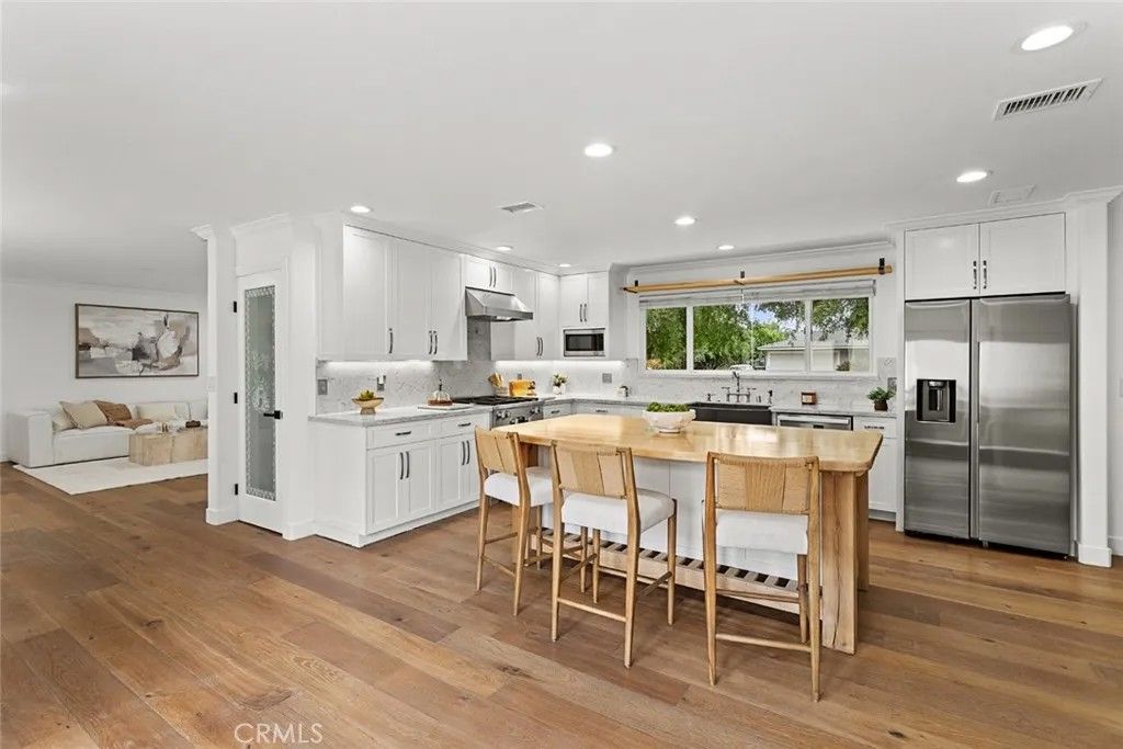 Photo of 2162 Montgomery Road, Thousand Oaks, CA 91360 (MLS # SR26069481)