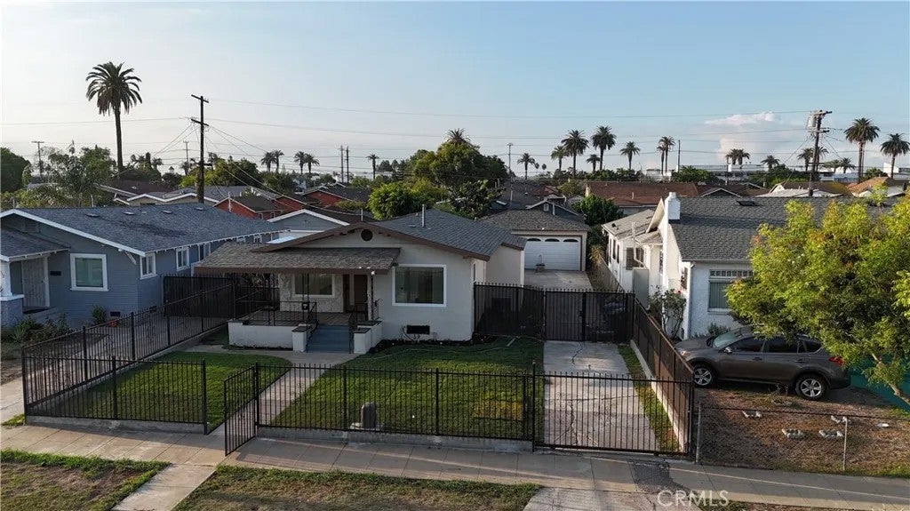 1116 W 76th Street