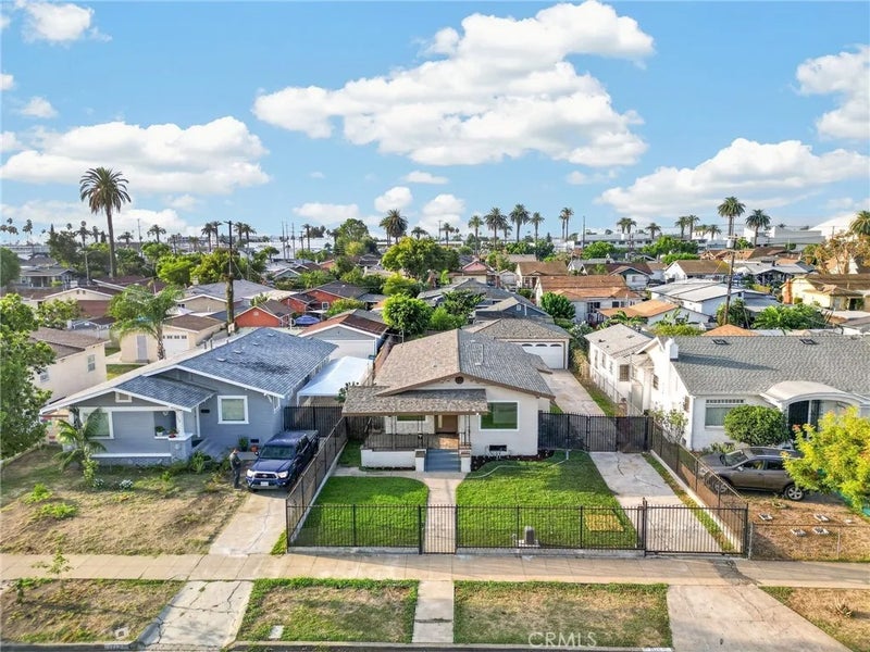 1116 W 76th Street