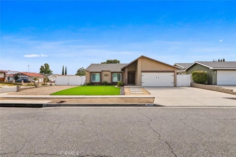 Photo of 1305 Turquoise DR, Corona, CA 92882 (MLS # OC26204936)