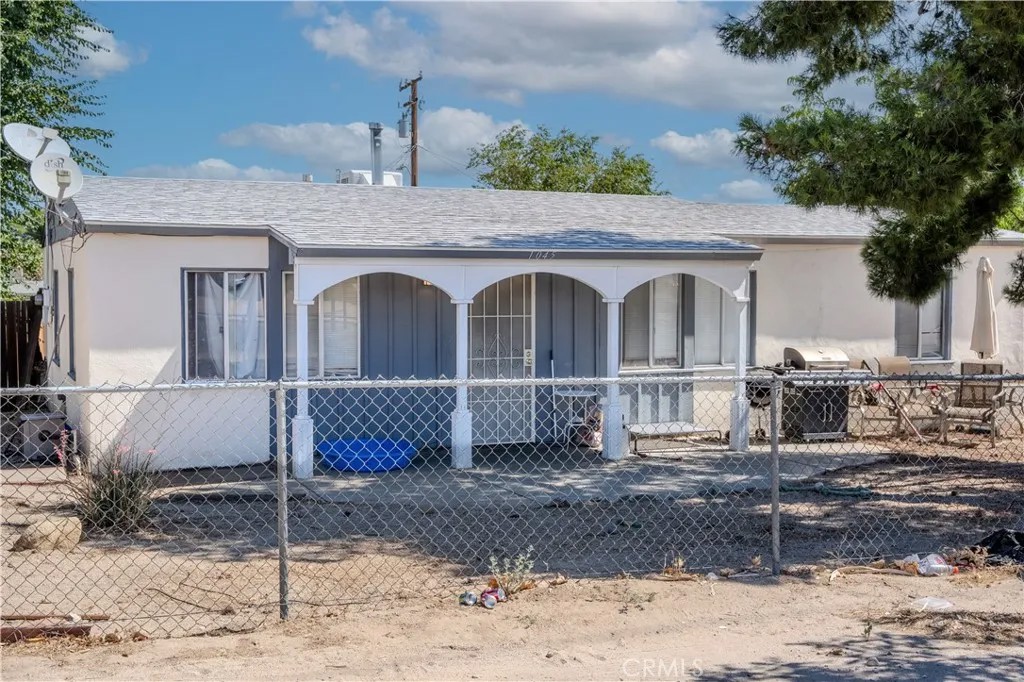 1045 Elizabeth Lake Road
