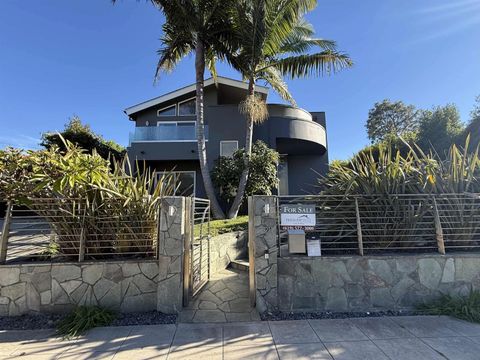 Photo of 7911 El Paseo Grande, La Jolla, CA 92037 (MLS # 2600071)