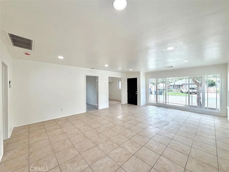 3275 N F