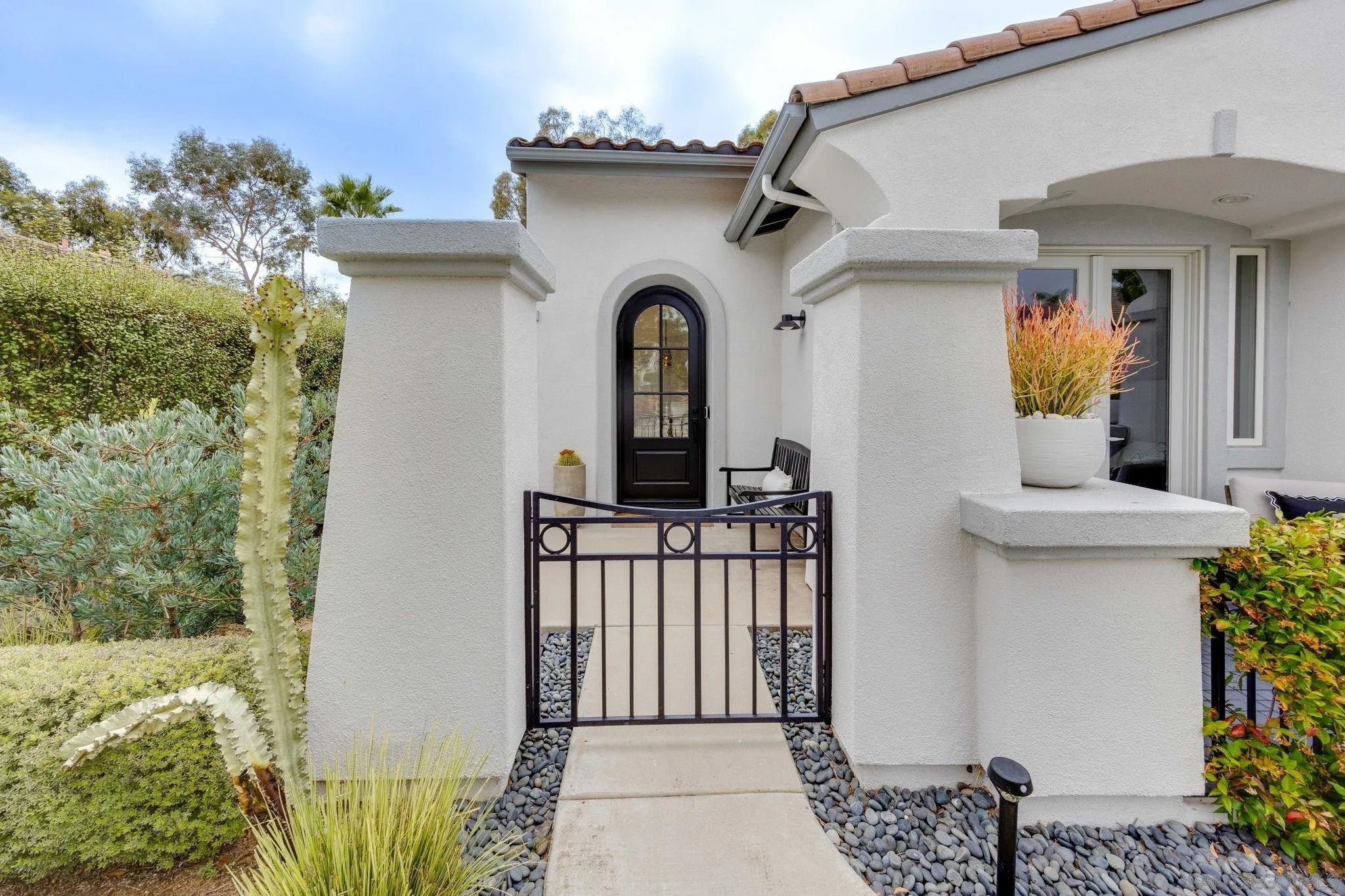 1042 Alexandra Ln