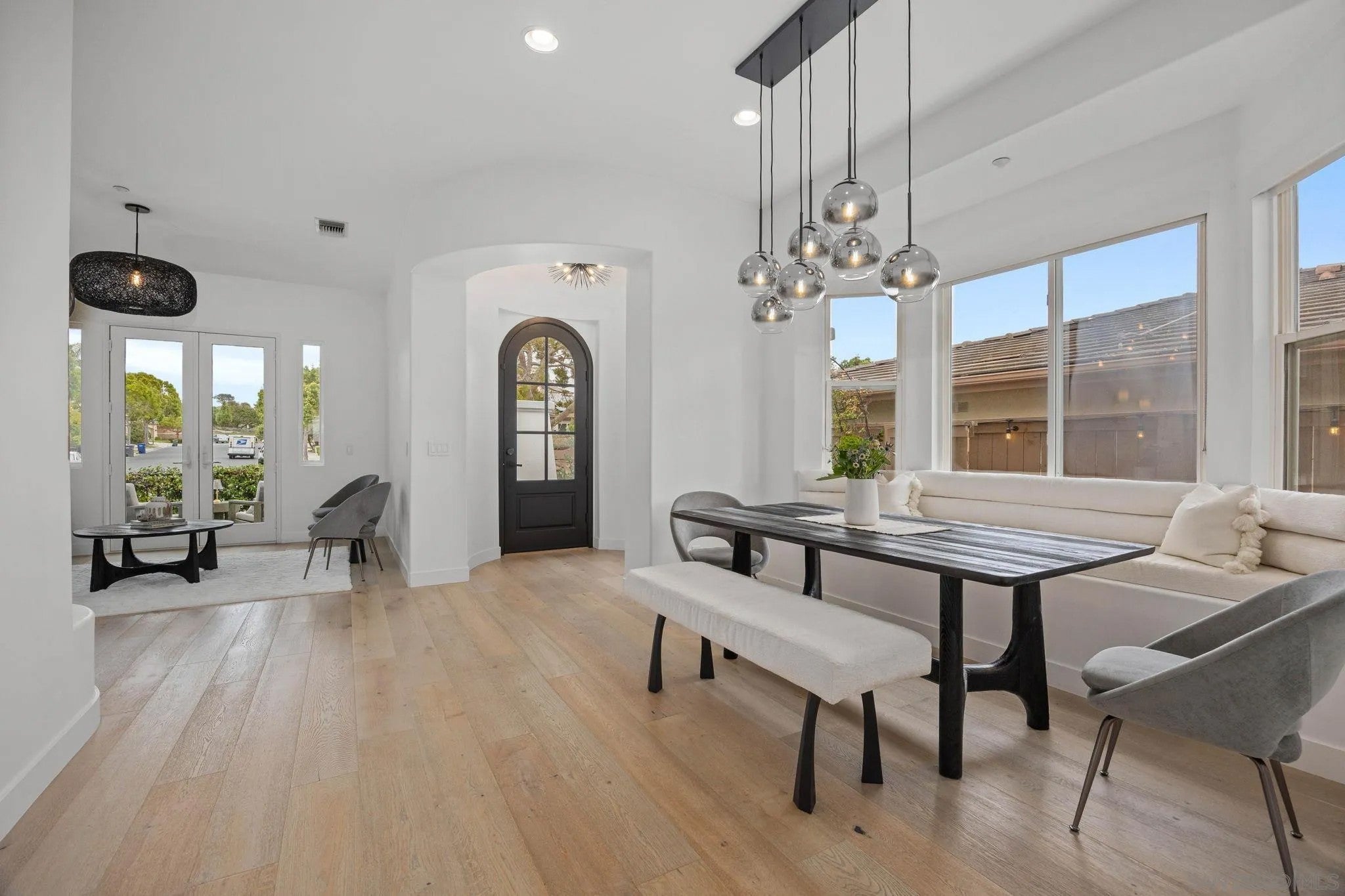1042 Alexandra Ln