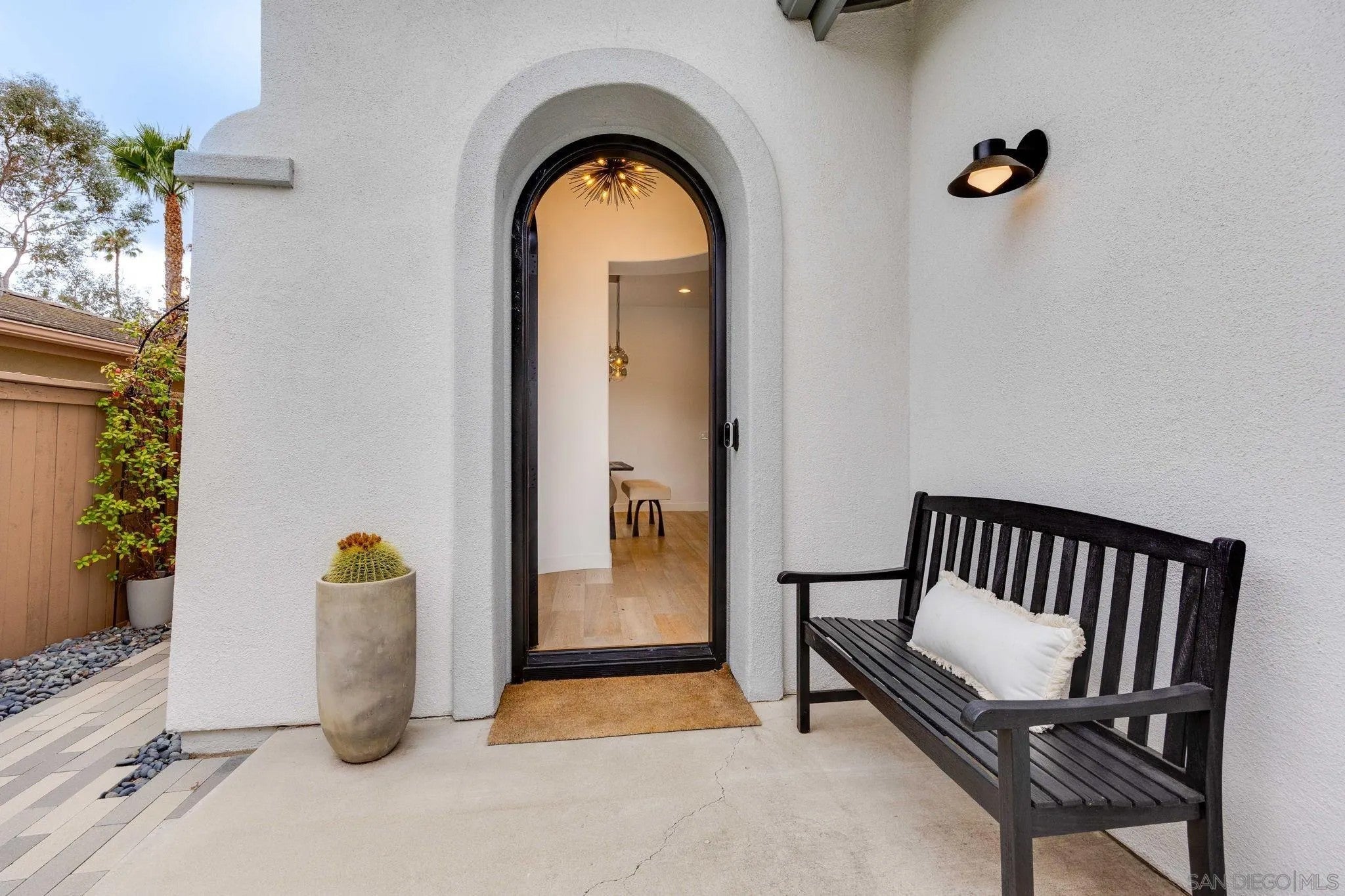 1042 Alexandra Ln