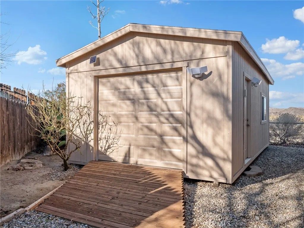 Photo of 14483 Camrose Court, Victorville, CA 92395 (MLS # HD26009462)