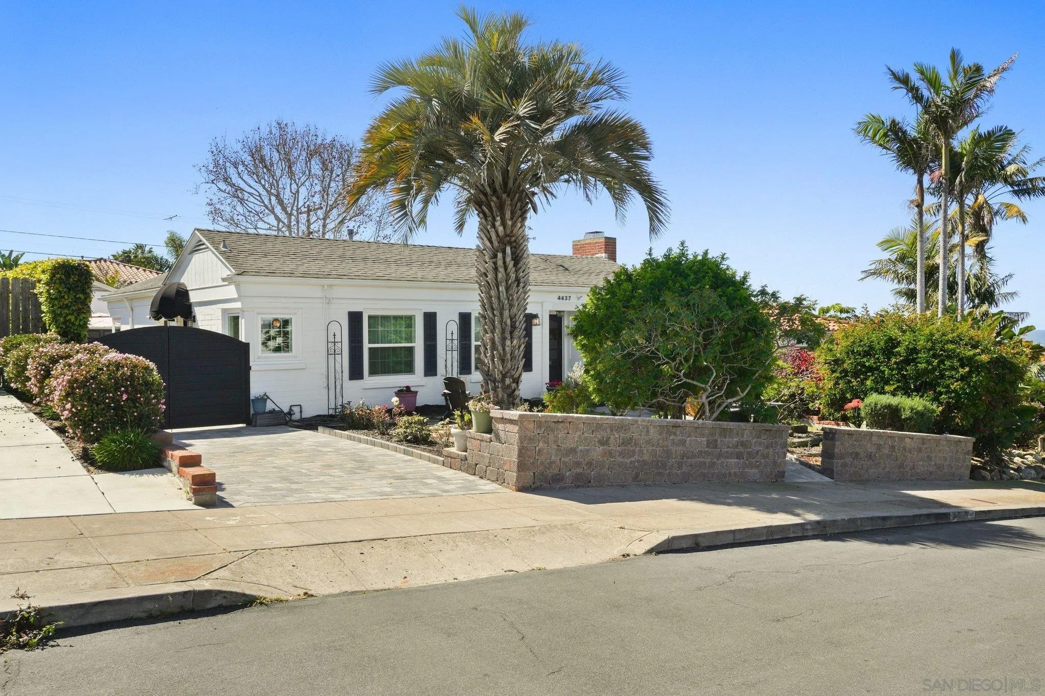 4437 Long Branch Ave