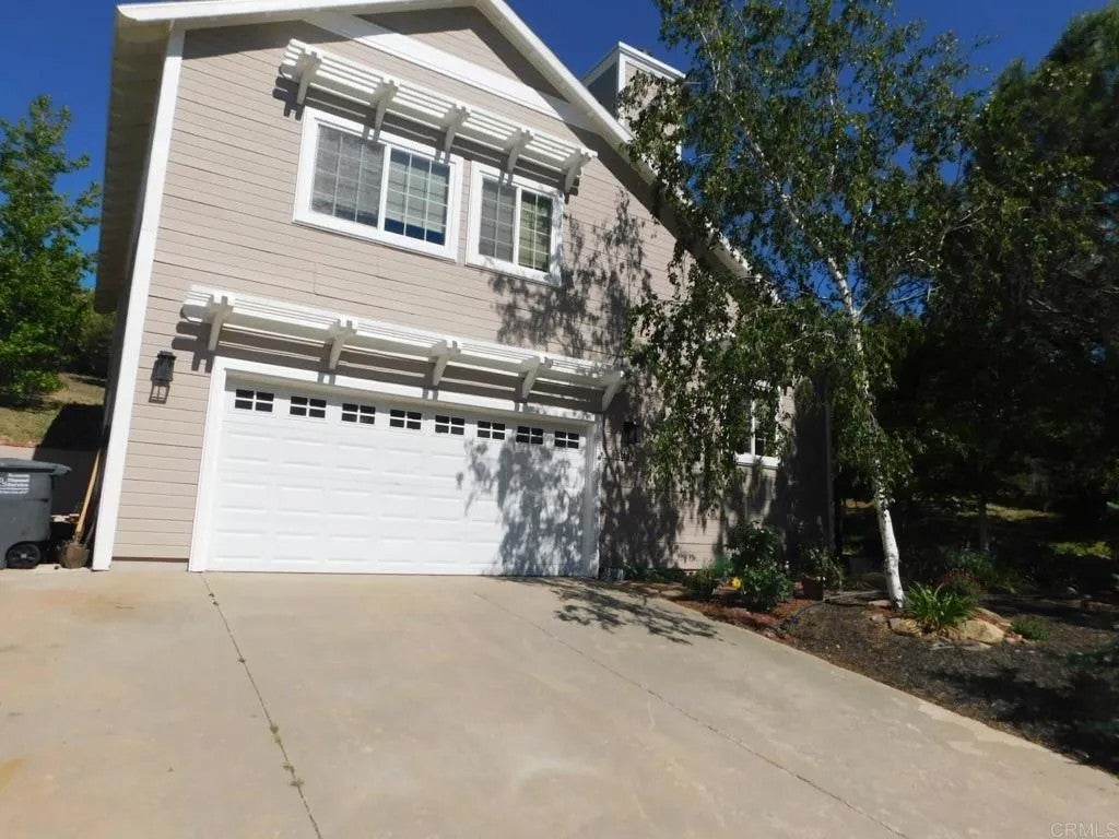 3355 Lakeview Drive