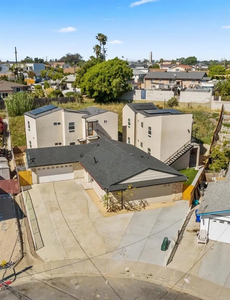 2409 Fleetwood Street