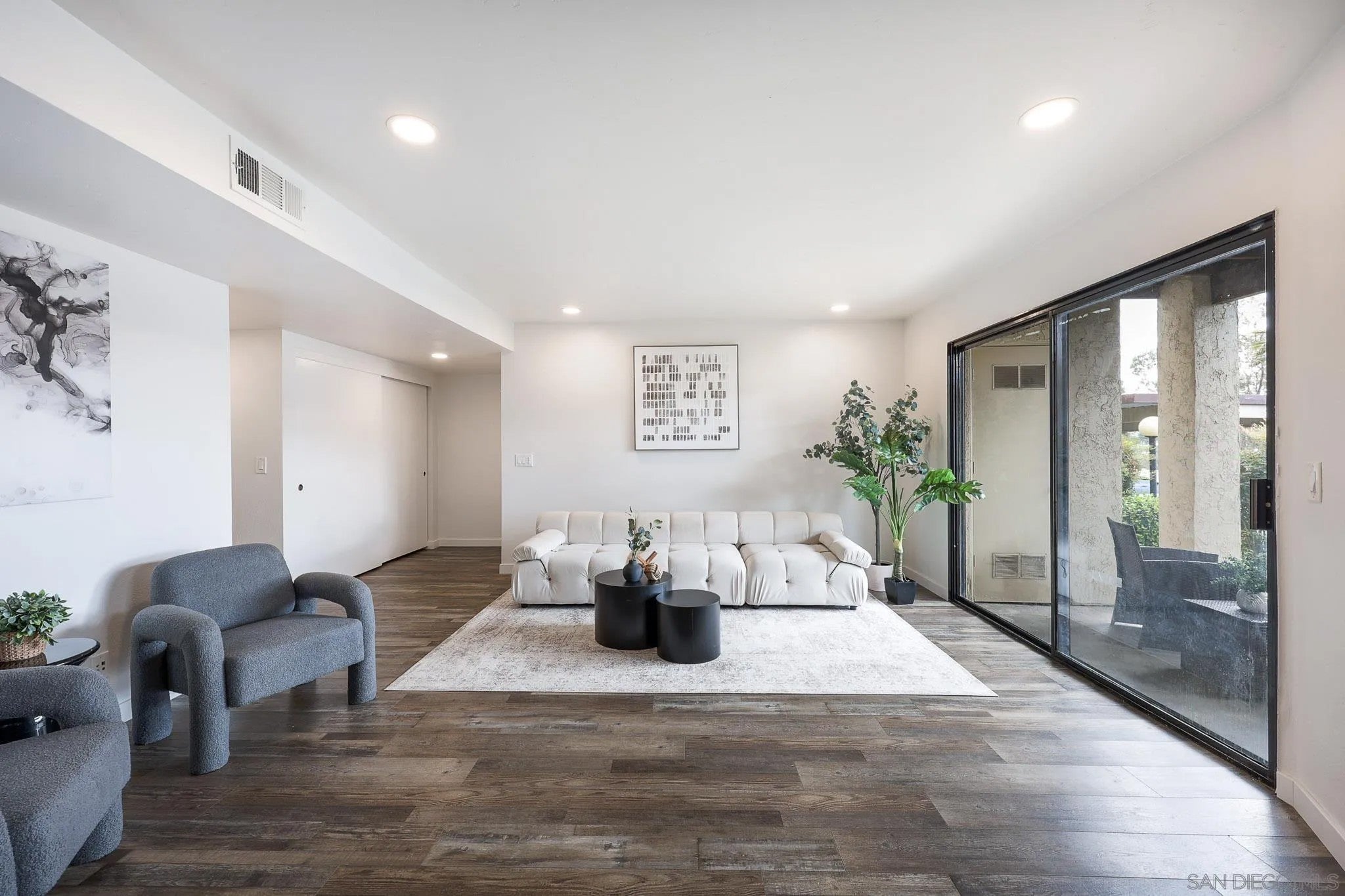 440 W Citracado Parkway 5