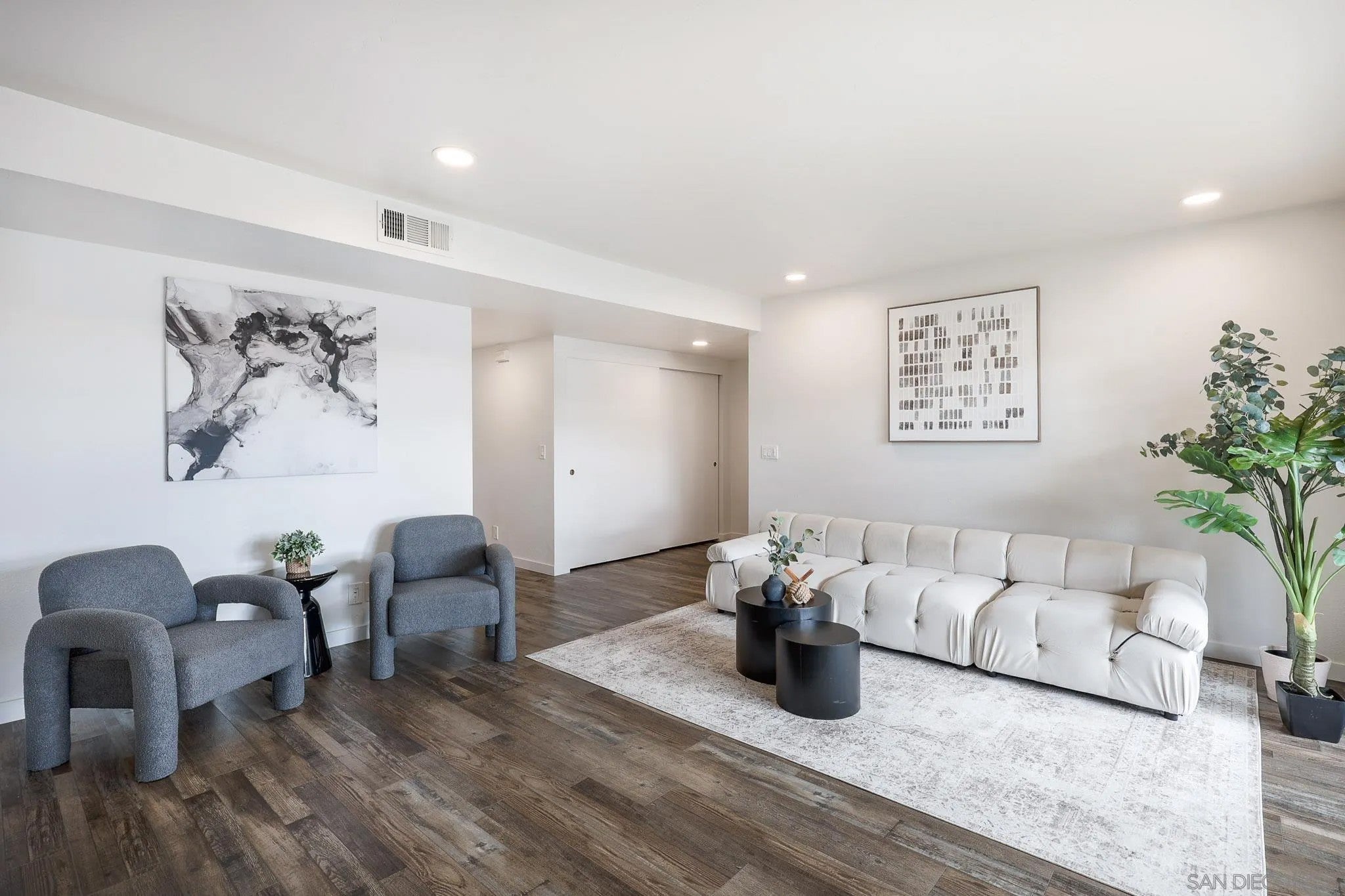 440 W Citracado Parkway 5