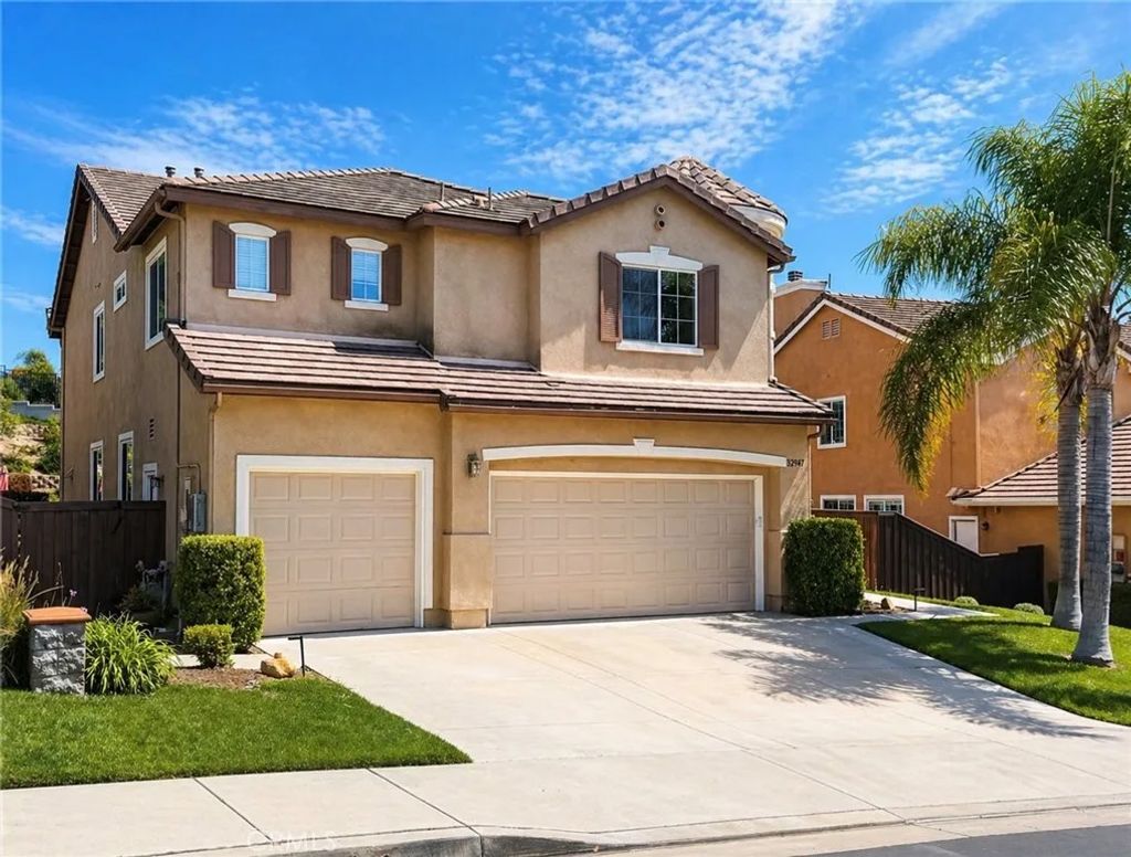Photo of 32947 Cozy Way, Temecula, CA 92592 (MLS # SW26091685)
