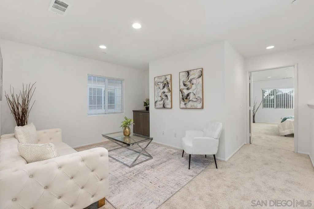 Photo of 264 Camellia Way, Vista, CA 92083 (MLS # 260001355)