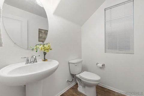 264 CAMELLIA WAY Vista CA 92083