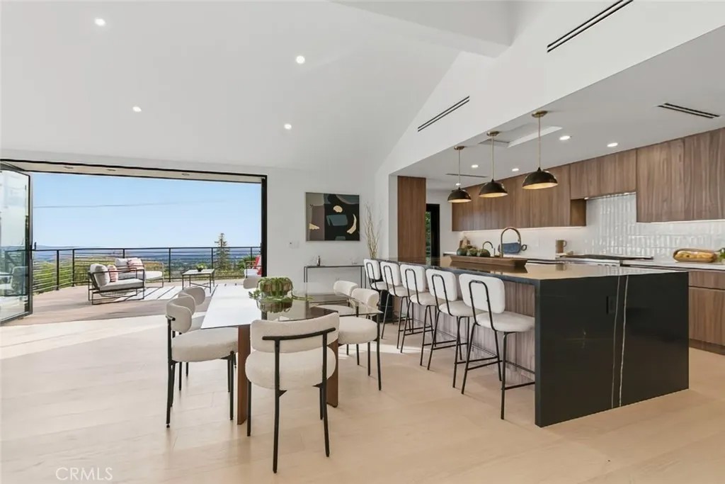 1764 E Loma Alta