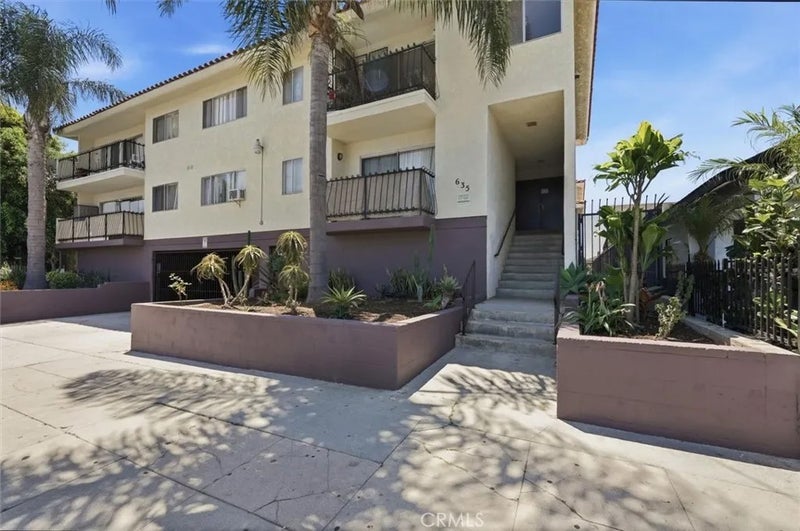 635 W 15th Street