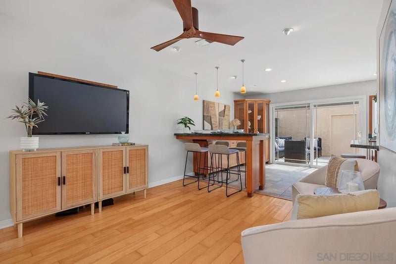 2747 Caminito Cedros
