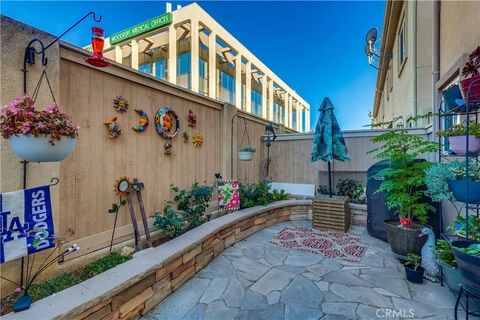 Tiny photo for 5921 Cypress Point, Long Beach, CA 90808 (MLS # PW25255433)