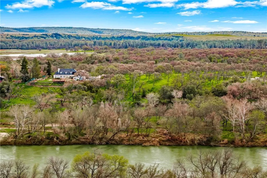 16475 River Heights