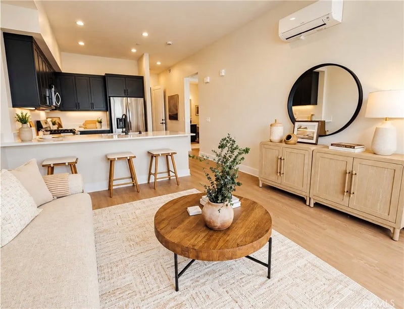 451 Grand Avenue West 315