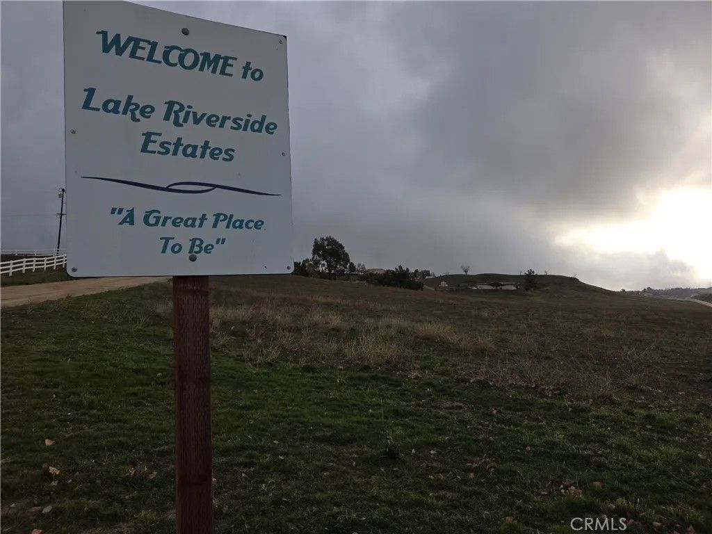 Photo of 446 Roundup, Aguanga, CA 92536 (MLS # SW26000367)