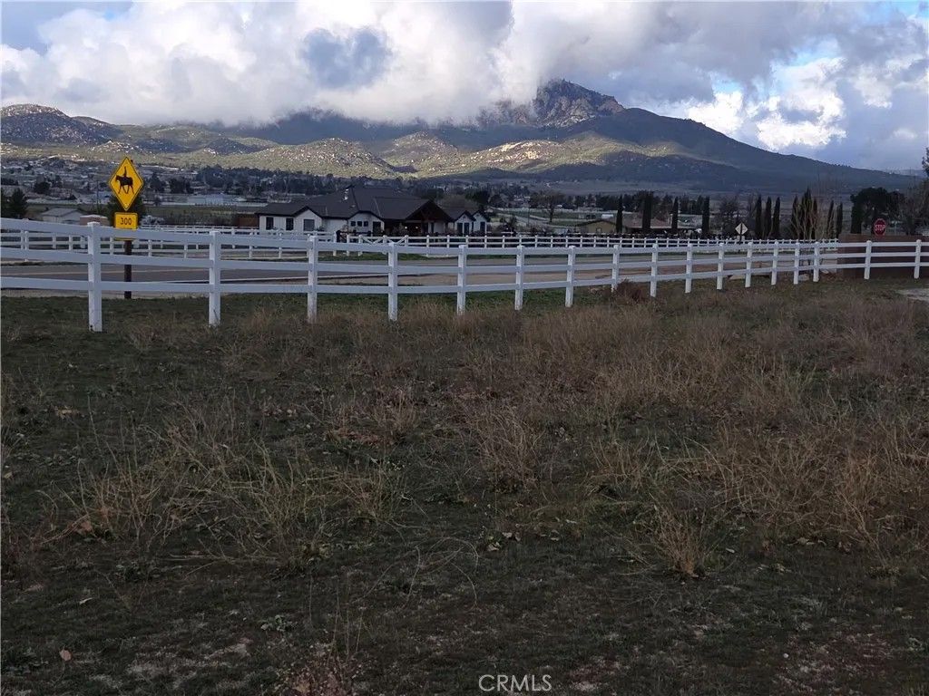 Photo of 446 Roundup, Aguanga, CA 92536 (MLS # SW26000367)