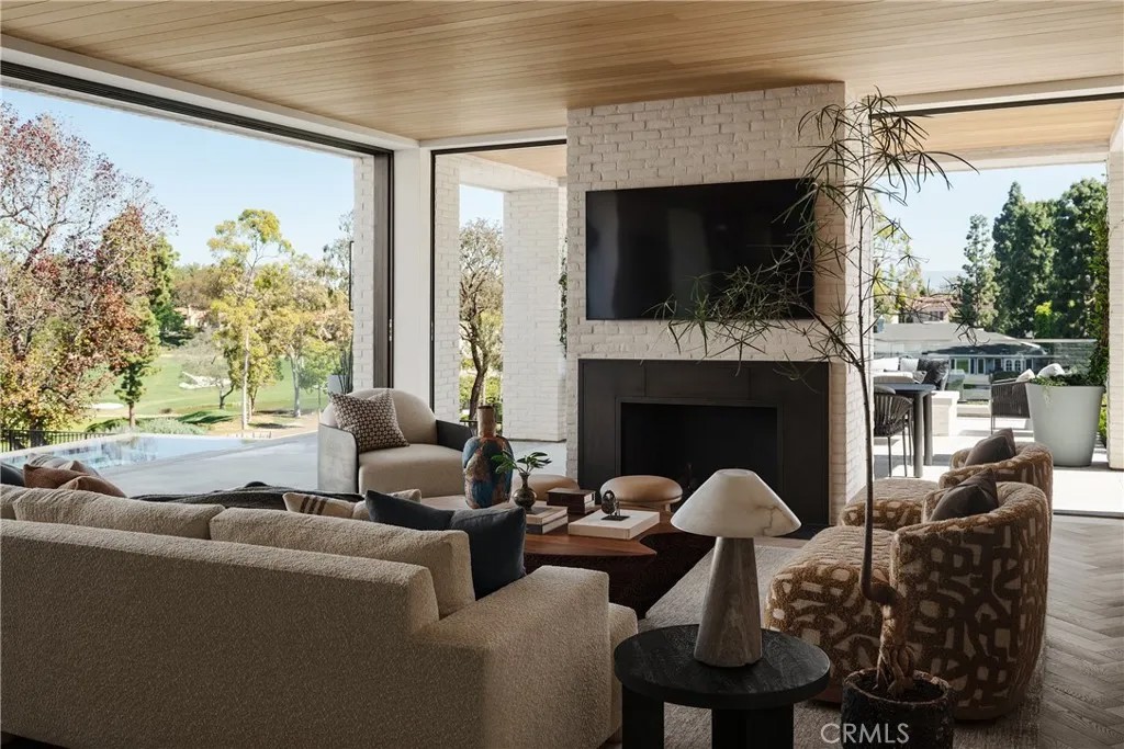 8 Cherry Hills Lane