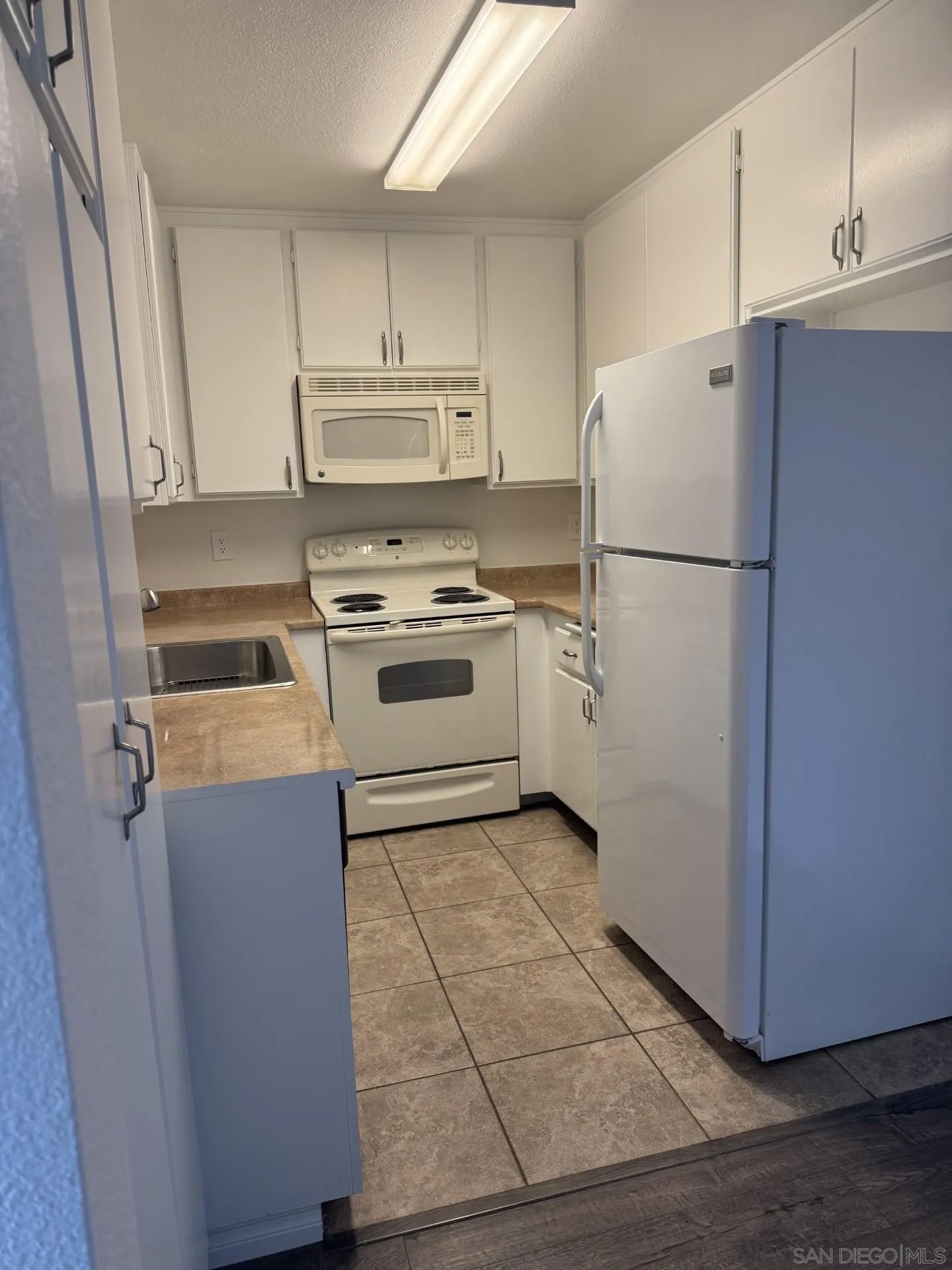 6350 Genesee 120