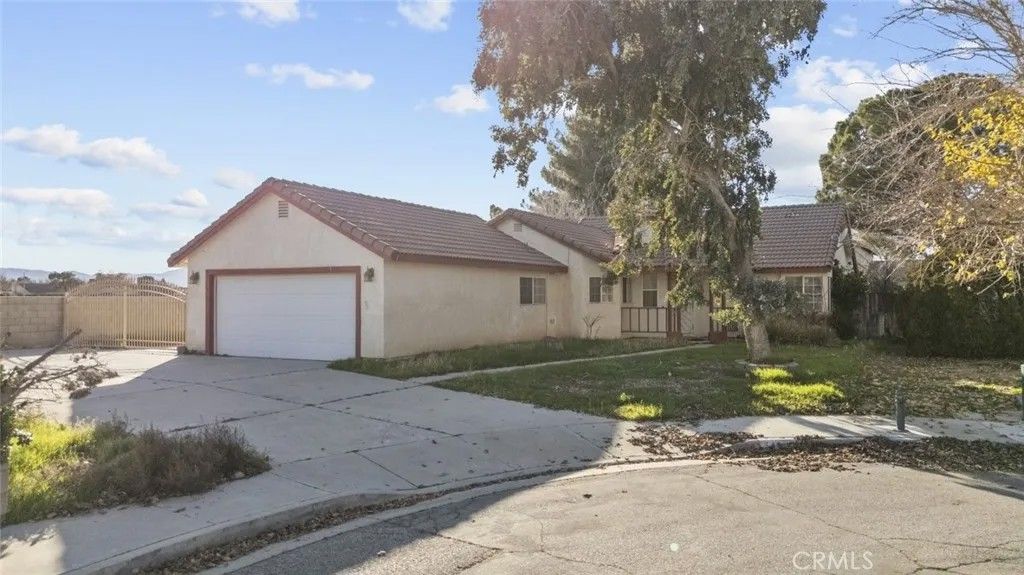 Photo of 44105 Acacia Street, Lancaster, CA 93535 (MLS # SR26014142)