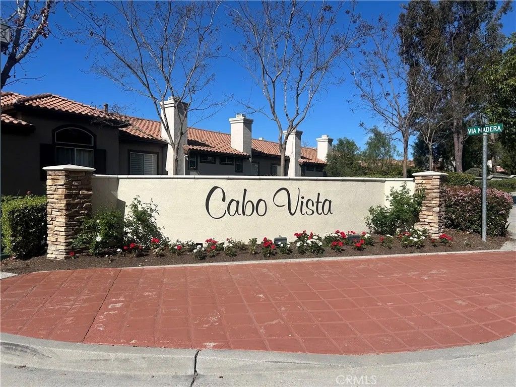 Photo of 10 Via Madera, Rancho Santa Margarita, CA 92688 (MLS # OC26049627)