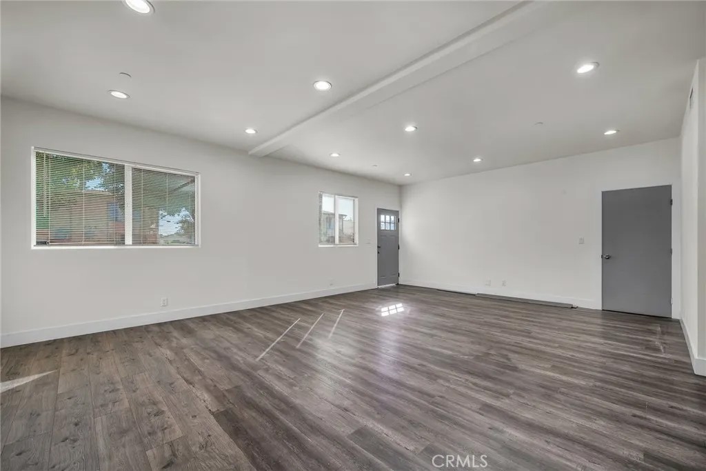 755 E 84th