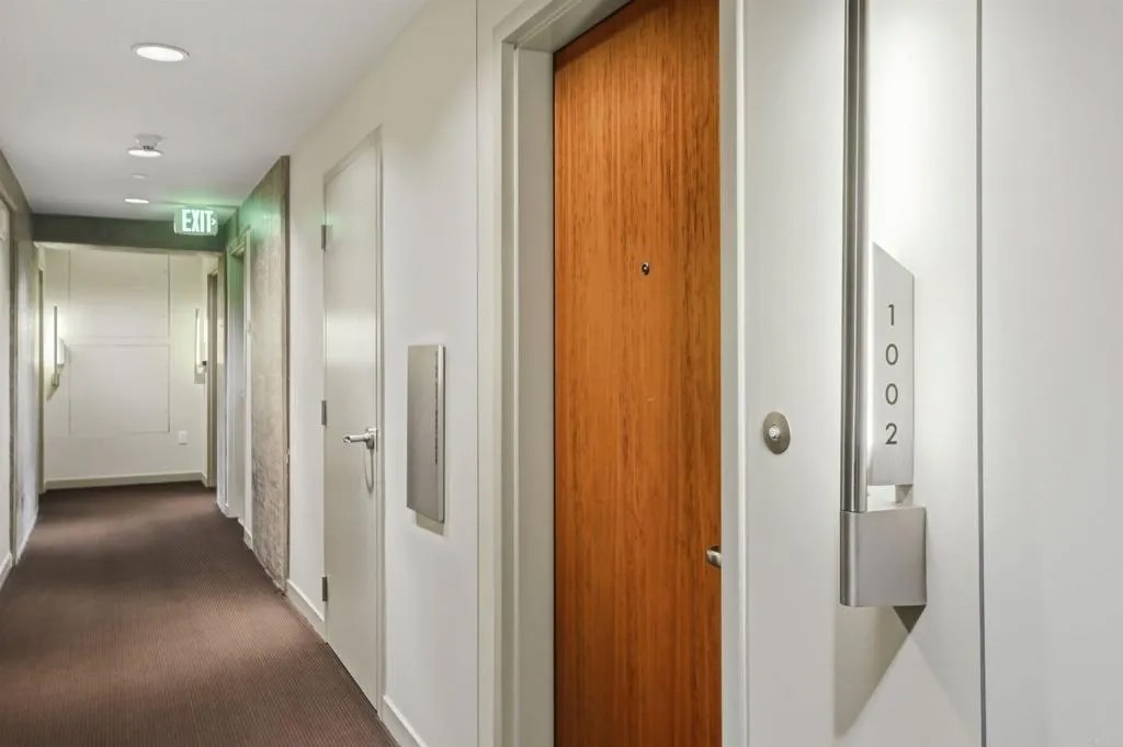 800 The Mark Lane 1002