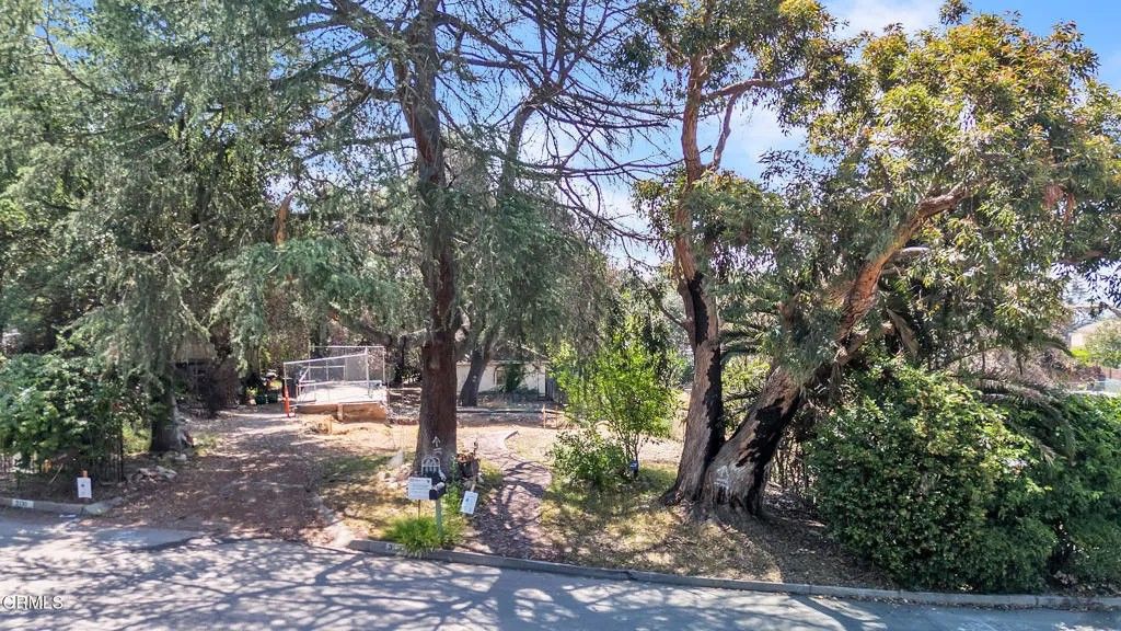 Photo of 3128 N Mount Curve Ave, Altadena, CA 91001 (MLS # P1-25253)
