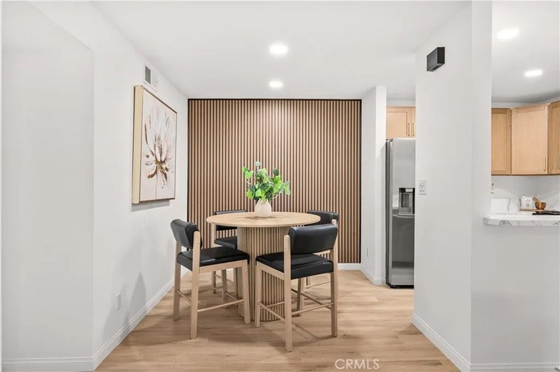 433 E Tamarack 149