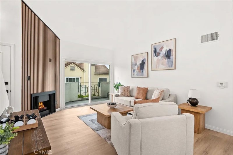 433 E Tamarack 149