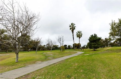 Tiny photo for 9 Flores, Irvine, CA 92612 (MLS # OC25233188)