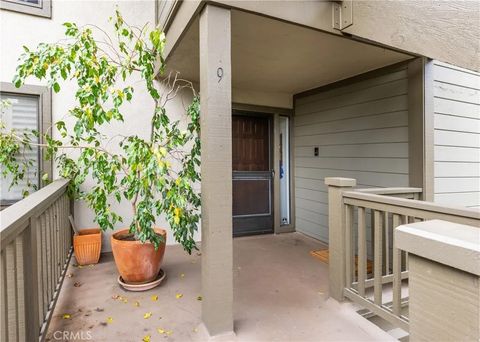 Tiny photo for 9 Flores, Irvine, CA 92612 (MLS # OC25233188)