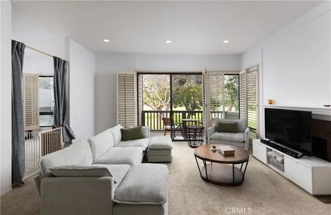 Tiny photo for 9 Flores, Irvine, CA 92612 (MLS # OC25233188)