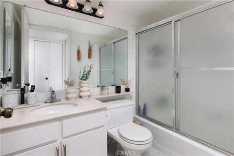 Tiny photo for 9 Flores, Irvine, CA 92612 (MLS # OC25233188)