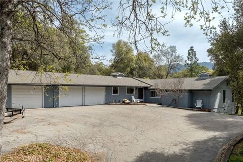 Photo of 51739 Quail Run, Oakhurst, CA 93644 (MLS # FR26057473)