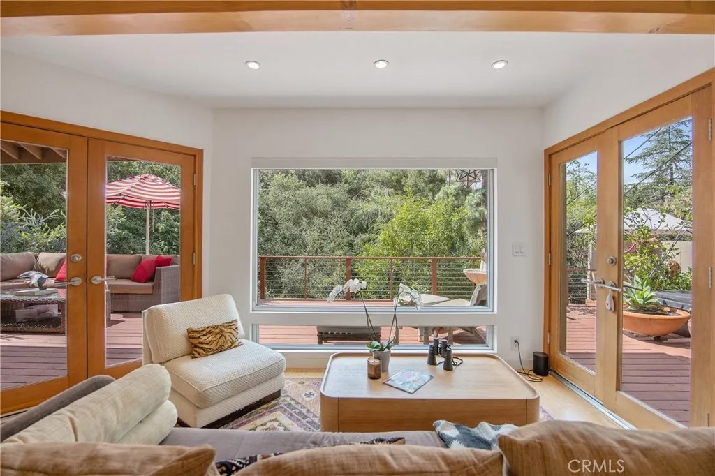 4109 Empis Street
