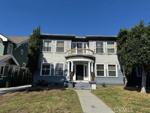 Photo of 717 S Bronson Avenue, Los Angeles, CA 90005 (MLS # DW26055283)