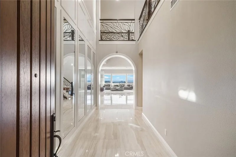 1132 Summit Oak