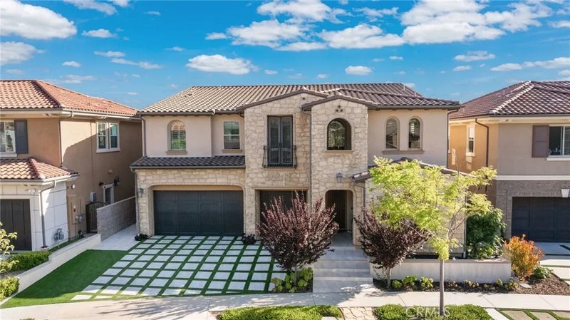 1132 Summit Oak