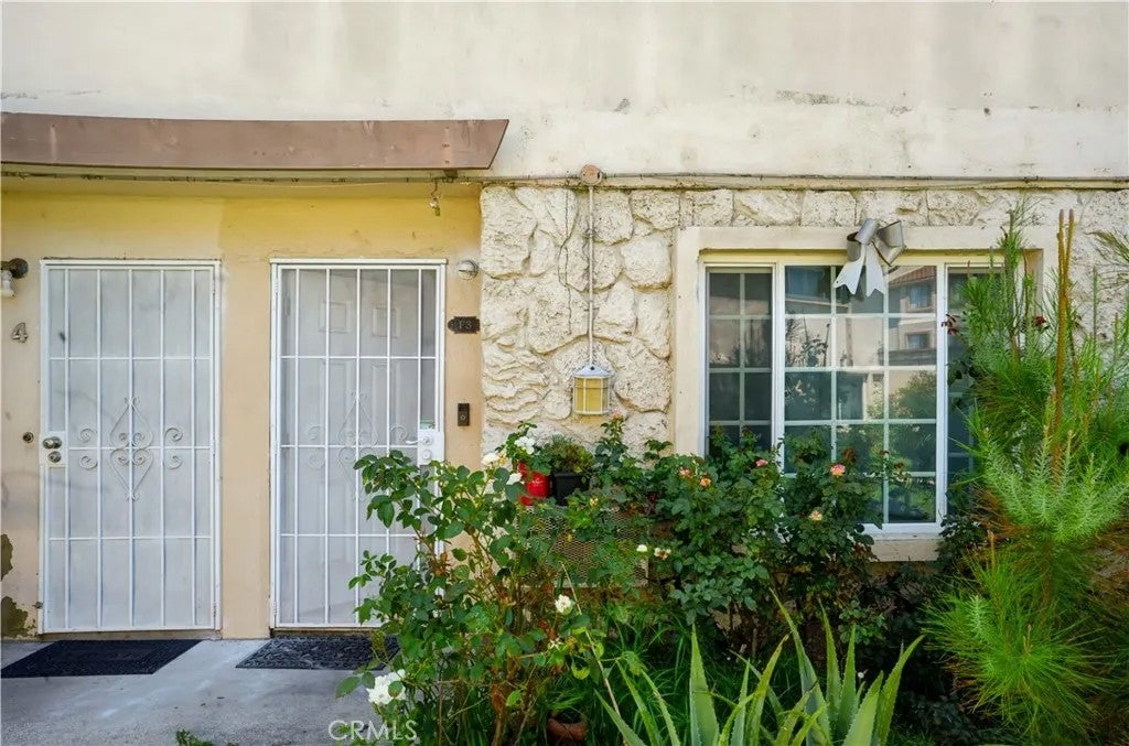 1602 N King F3