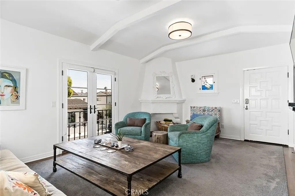 Photo of 237 Covina Ave, Long Beach, CA 90803 (MLS # PW26007314)