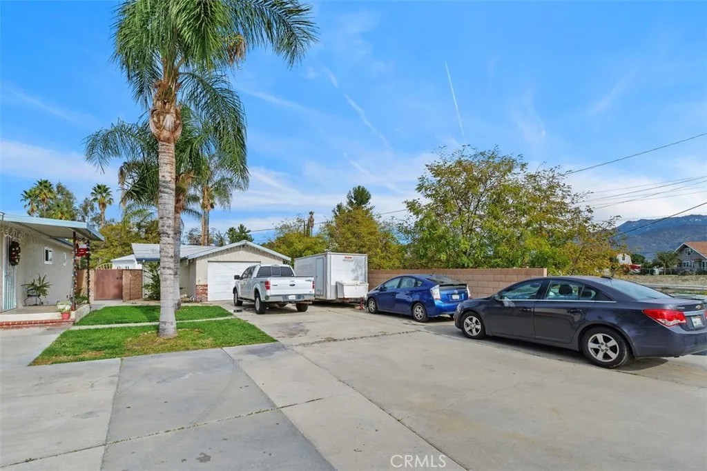 4822 E Lincoln