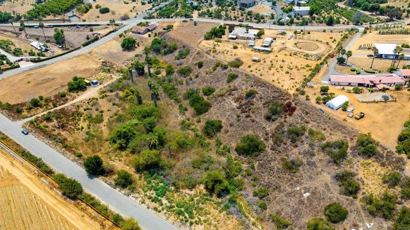 456 Grove View