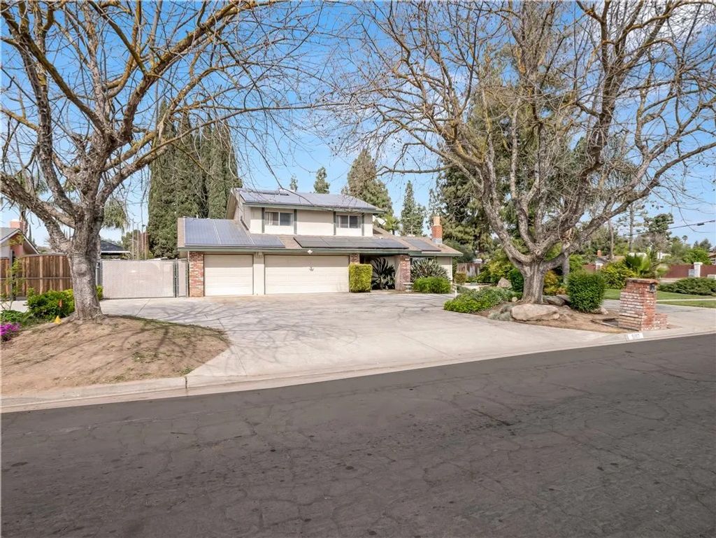 Photo of 5197 E Hamilton Ave, Fresno, CA 93727 (MLS # FR26056948)